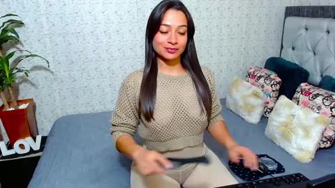 Snapshot of katikloving chatting on 12-02-24, 02:53 Follow Instagram katikloving online show from 12-02-24, 02:53