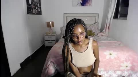 Snapshot of katitabonny chatting on 11-18-25, 03:45 katitabonny online show from 11-18-25, 03:45