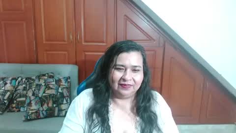 Snapshot of katiuka_rm chatting on 06-23-26, 02:04 Katiuka online show from 06-23-26, 02:04