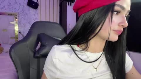 Snapshot of katleen_v chatting on 06-04-26, 01:00 Katleen. online show from 06-04-26, 01:00
