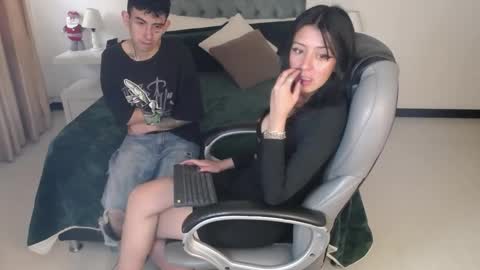 Snapshot of katnia_and_marcuz chatting on 12-19-24, 01:07 Katnia and Marcuz online show from 12-19-24, 01:07