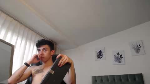 Snapshot of katnia_and_marcuz chatting on 12-22-24, 04:38 Katnia and Marcuz online show from 12-22-24, 04:38