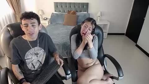 Snapshot of katnia_and_marcuz chatting on 02-28-25, 12:31 Katnia and Marcuz online show from 02-28-25, 12:31