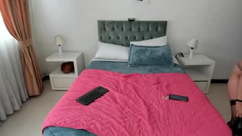 Snapshot of katnia_and_marcuz chatting on 03-08-25, 06:16 Katnia and Marcuz online show from 03-08-25, 06:16