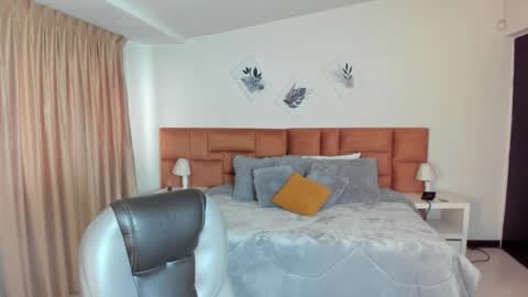 Snapshot of katnia_and_marcuz chatting on 09-17-25, 11:34 Katnia and Marcuz online show from 09-17-25, 11:34