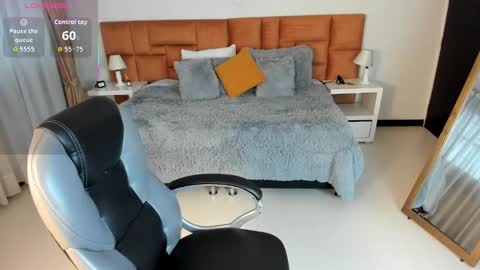 Snapshot of katnia_and_marcuz chatting on 10-08-25, 11:41 Katnia and Marcuz online show from 10-08-25, 11:41