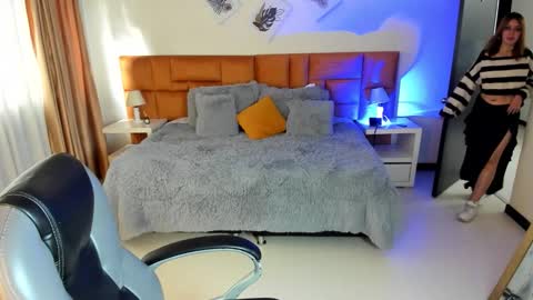 Snapshot of katnia_and_marcuz chatting on 10-10-25, 11:53 Katnia and Marcuz online show from 10-10-25, 11:53