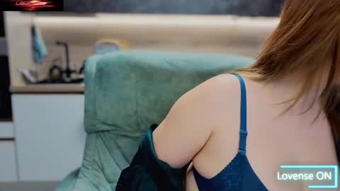 katniss_k online show from 11-22-25, 05:17