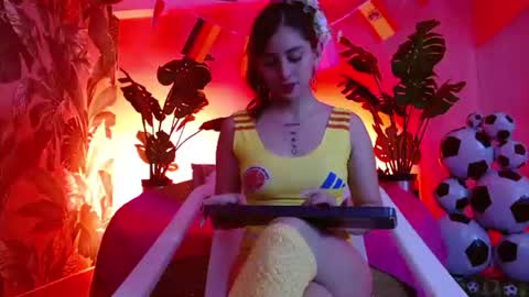Snapshot of katniss_moon chatting on 06-18-26, 06:24 Katniss online show from 06-18-26, 06:24