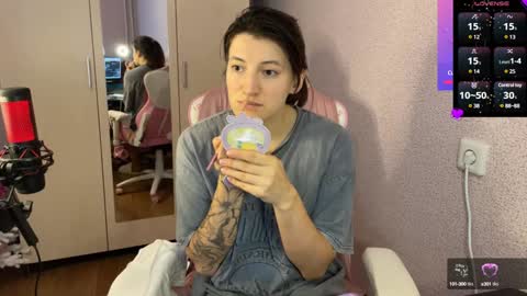   naked in pvt show 100 tk online show from 02-04-25, 10:54