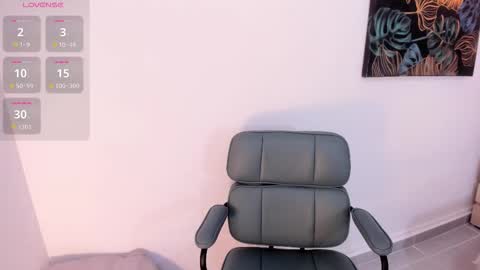 Snapshot of katrina_baurii chatting on 09-12-25, 01:33 katrina online show from 09-12-25, 01:33