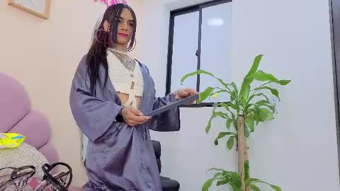 Snapshot of katrina_blaze chatting on 06-28-26, 10:43 katrina_blaze online show from 06-28-26, 10:43