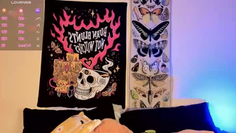 Katrina Ricci online show from 11-14-25, 05:28