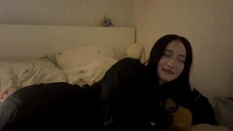 Snapshot of katrineb chatting on 07-18-26, 08:23 katrineb online show from 07-18-26, 08:23