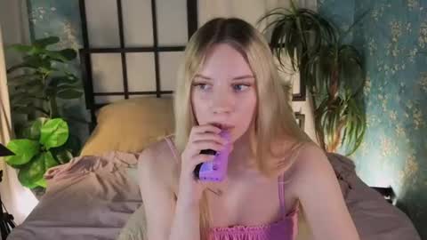 katt_yy online show from 07-14-26, 05:01