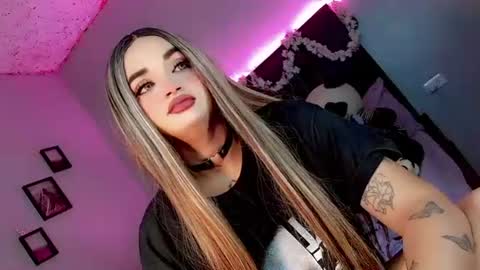 Snapshot of kattie_sweet_ chatting on 10-27-25, 07:40 kattie_sweet_ online show from 10-27-25, 07:40