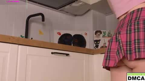 I dont know whats gonna happen today but my name is Katty and lets start being friends online show from 06-25-26, 07:40