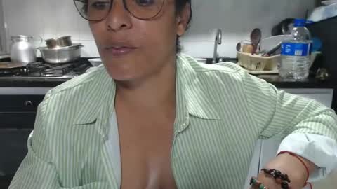 KattleyaGrey online show from 12-18-25, 07:31