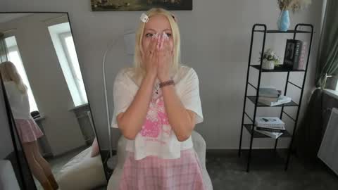 Snapshot of kattyblondy chatting on 04-14-26, 08:42 Katty online show from 04-14-26, 08:42