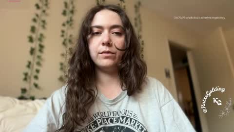 Snapshot of katxxgolding chatting on 04-27-26, 01:25 Princesse Kat online show from 04-27-26, 01:25