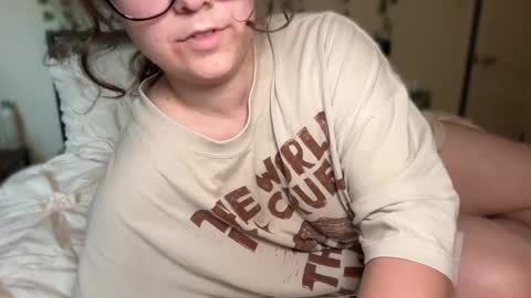 Snapshot of katxxgolding chatting on 05-27-26, 01:57 Princesse Kat online show from 05-27-26, 01:57