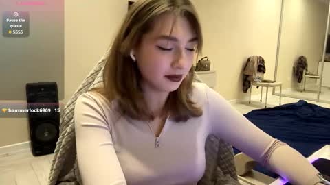 Olivia online show from 03-21-26, 08:23