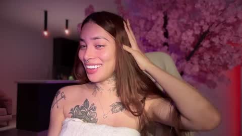 Emily online show from 02-01-25, 01:02