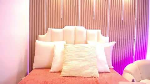 Katy Van online show from 04-21-26, 05:03