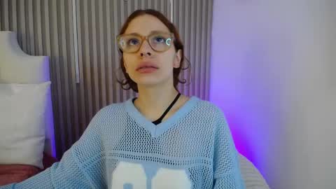 Snapshot of katy_van chatting on 05-14-26, 08:59 Katy Van online show from 05-14-26, 08:59