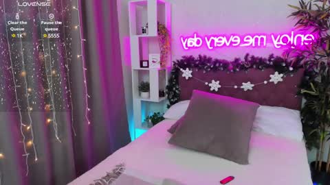 Snapshot of katyaneilson chatting on 01-05-25, 05:09 Kate online show from 01-05-25, 05:09