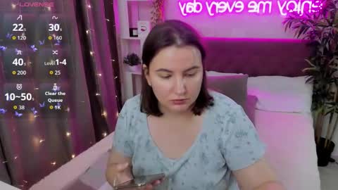 Kate online show from 10-26-25, 04:29