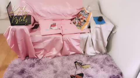 Snapshot of katynylons chatting on 02-15-25, 08:00 Katy online show from 02-15-25, 08:00