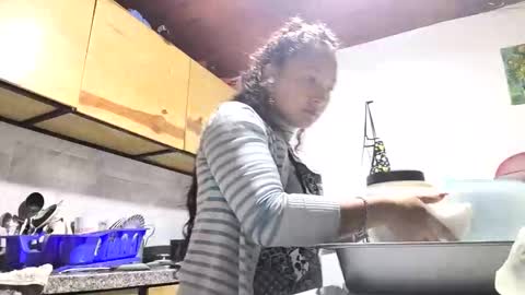  Khawit  online show from 12-16-25, 09:09