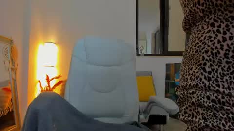 Snapshot of kaya_kiss chatting on 06-24-26, 05:28 Kaya online show from 06-24-26, 05:28
