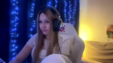 Amia online show from 05-21-26, 05:36