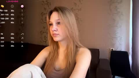Snapshot of kayceefroehner chatting on 07-16-26, 06:52 Amia online show from 07-16-26, 06:52