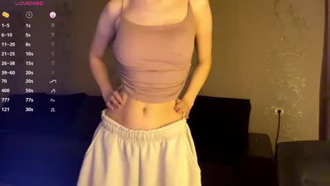 Snapshot of kayceefroehner chatting on 07-18-26, 07:50 Amia online show from 07-18-26, 07:50