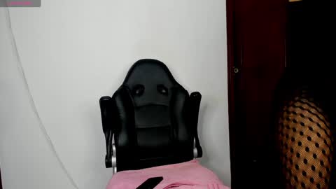 Snapshot of kayla_batista01 chatting on 12-03-24, 03:44 KAYLA BATISTA online show from 12-03-24, 03:44