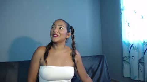 Snapshot of kayla_sweetlove chatting on 10-14-25, 08:20 kayla_sweetlove online show from 10-14-25, 08:20