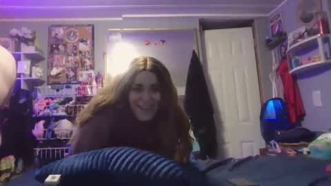 Snapshot of kaylaandmike23 chatting on 04-07-26, 05:08 M and K online show from 04-07-26, 05:08