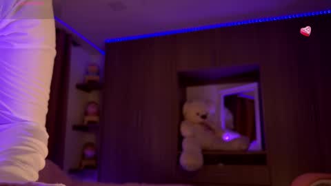 Snapshot of kaylacollins1 chatting on 03-08-25, 12:44 Kayla  online show from 03-08-25, 12:44