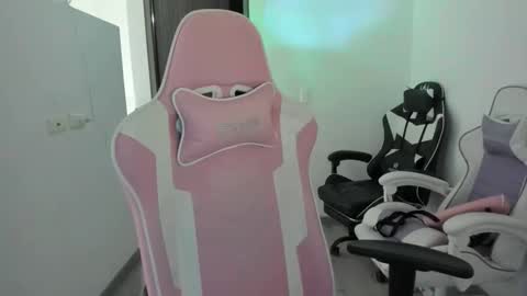 kaylie online show from 10-21-25, 11:11