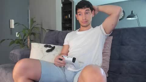 Kayn online show from 11-19-25, 06:52