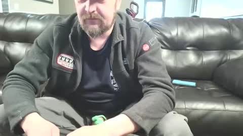 kchristi325 online show from 04-06-26, 09:27