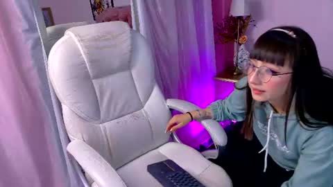    online show from 06-19-26, 03:11