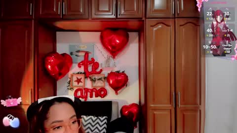 Snapshot of keila_lol chatting on 02-18-25, 01:11 Natalia online show from 02-18-25, 01:11