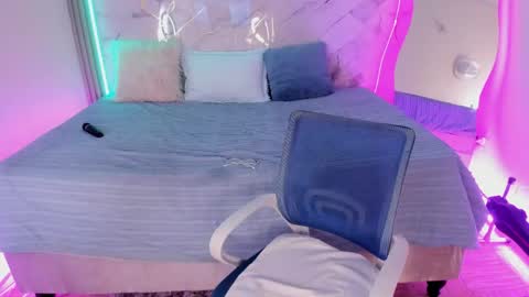 Keisy  online show from 04-17-26, 01:58