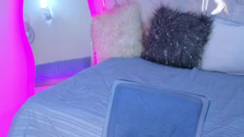 Keisy  online show from 05-15-26, 01:40