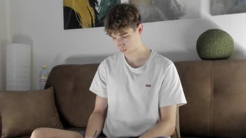 Snapshot of keithcozart1337 chatting on 10-16-25, 01:34 Mark online show from 10-16-25, 01:34