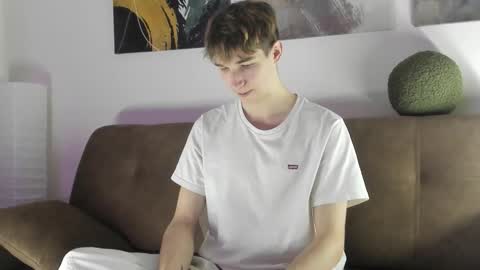 Snapshot of keithcozart1337 chatting on 10-18-25, 03:35 Mark online show from 10-18-25, 03:35